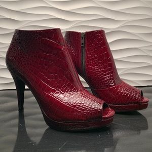 White House Black Market Paulette Peep Toe Booties